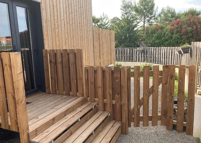 Le Refuge Sablais بيت للعطل *